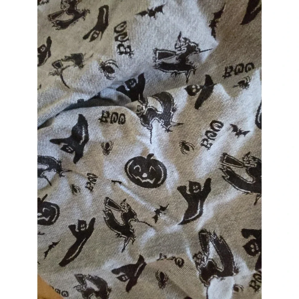 Hallowe4n Tablecloth Black White Gray Reversible 86x60